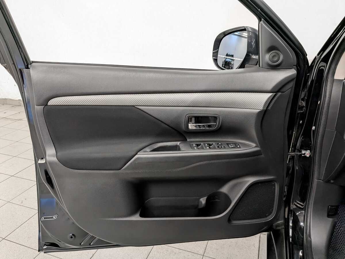 Mitsubishi Outlander с пробегом — 2018 год. Фото: #16