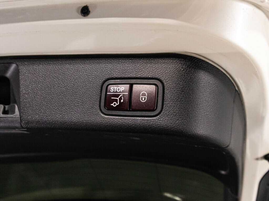 Mercedes-Benz M-Класс с пробегом — 2014 год. Фото: #12