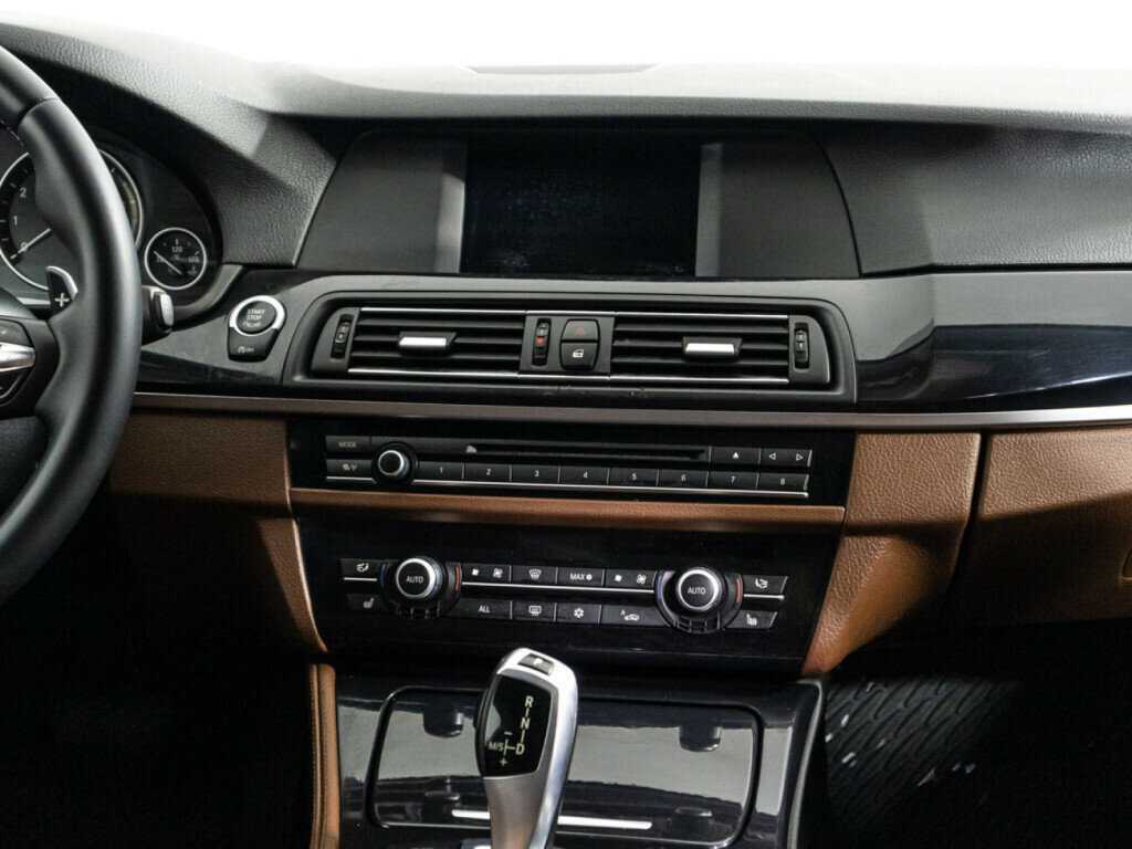 BMW 5 серии с пробегом — 2012 год. Фото: #13