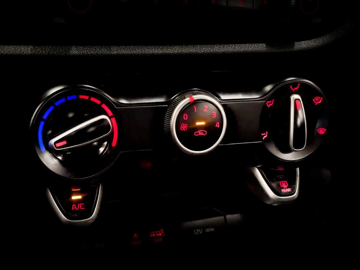 Kia Rio с пробегом — 2020 год. Фото: #21