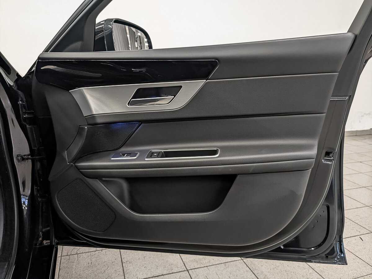 Jaguar XF с пробегом — 2017 год. Фото: #22