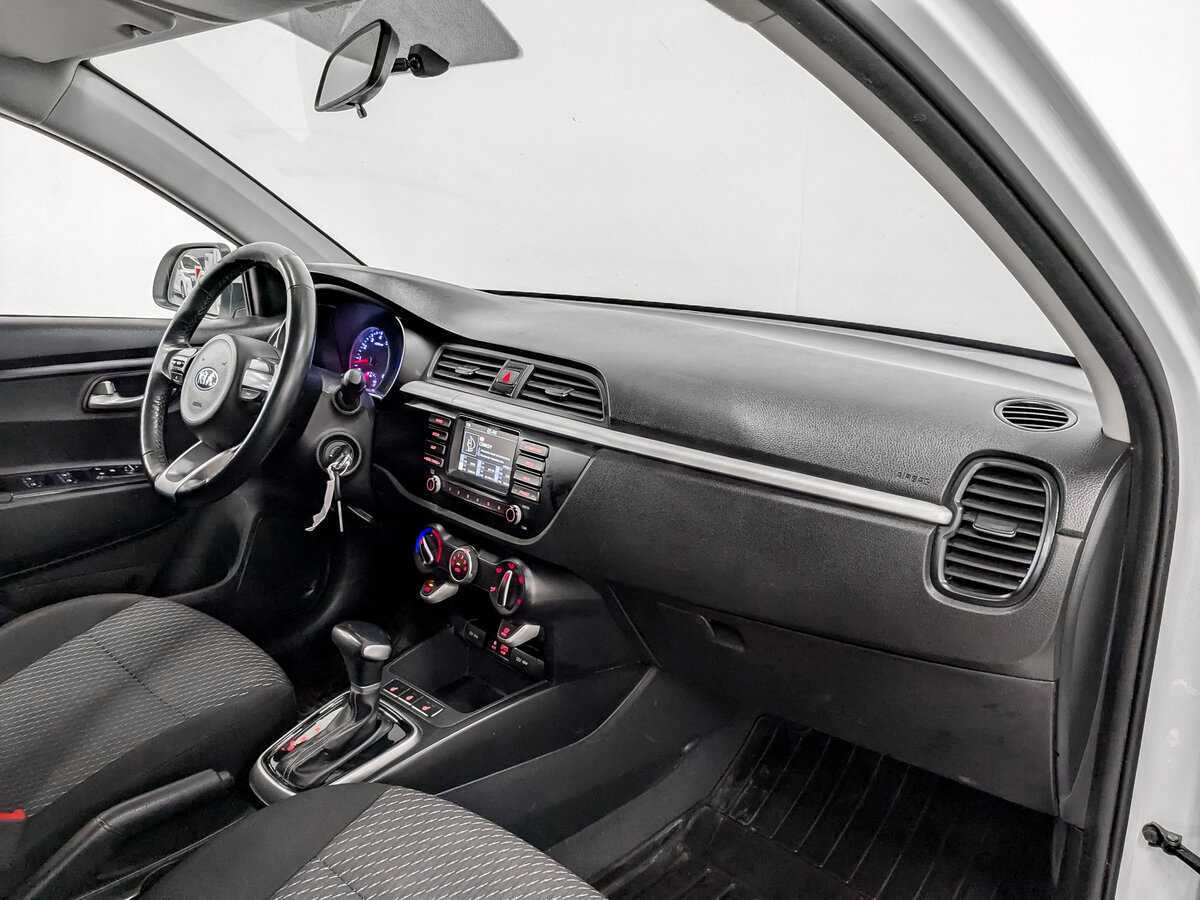 Kia Rio с пробегом — 2020 год. Фото: #10