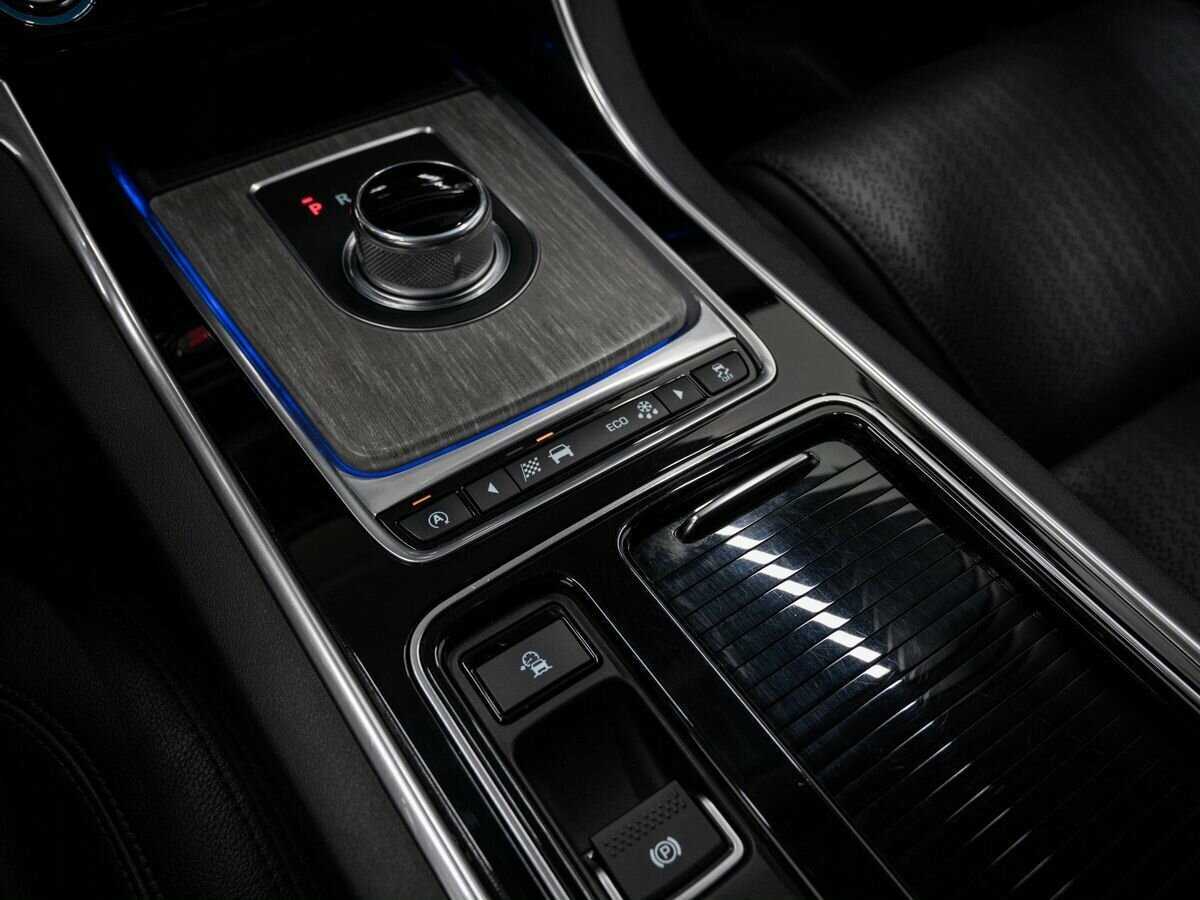 Jaguar XF с пробегом — 2016 год. Фото: #19