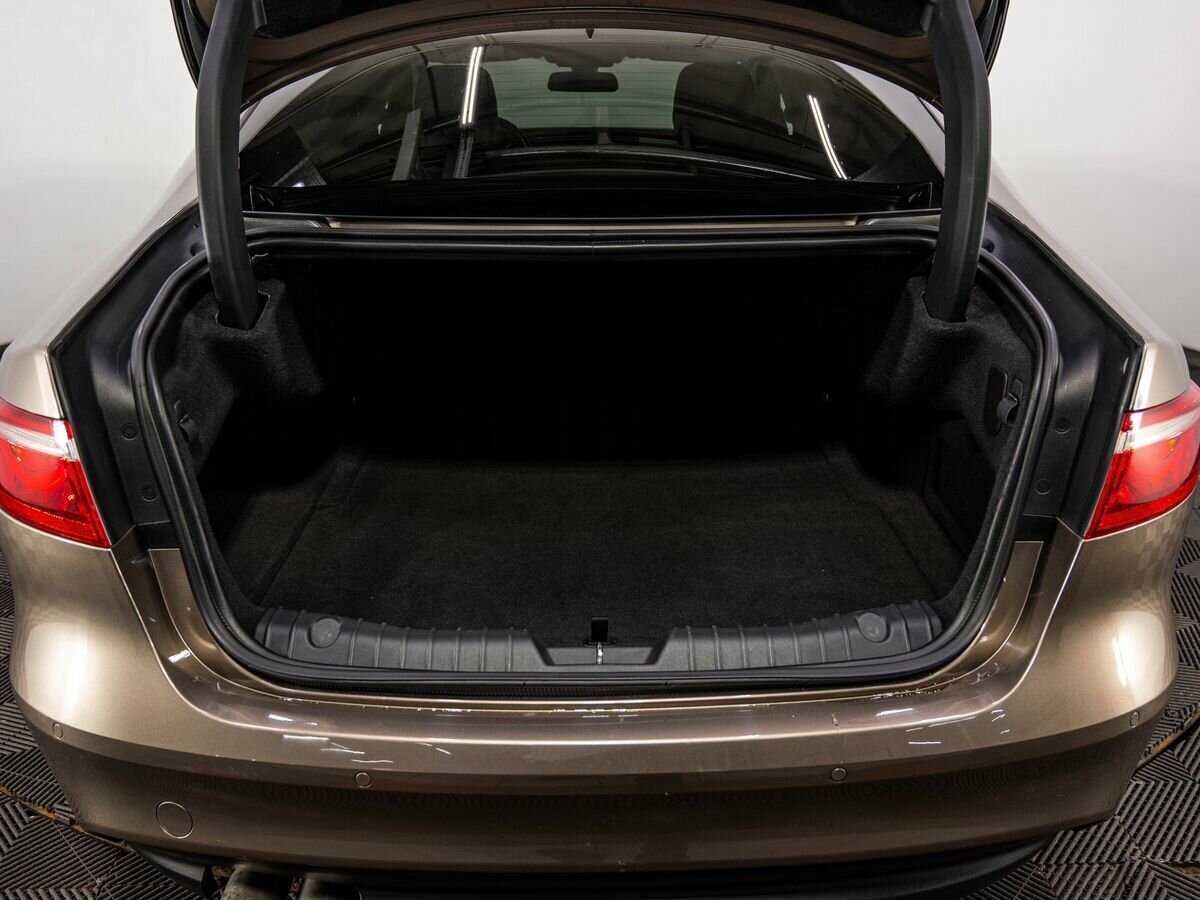 Jaguar XF с пробегом — 2016 год. Фото: #23