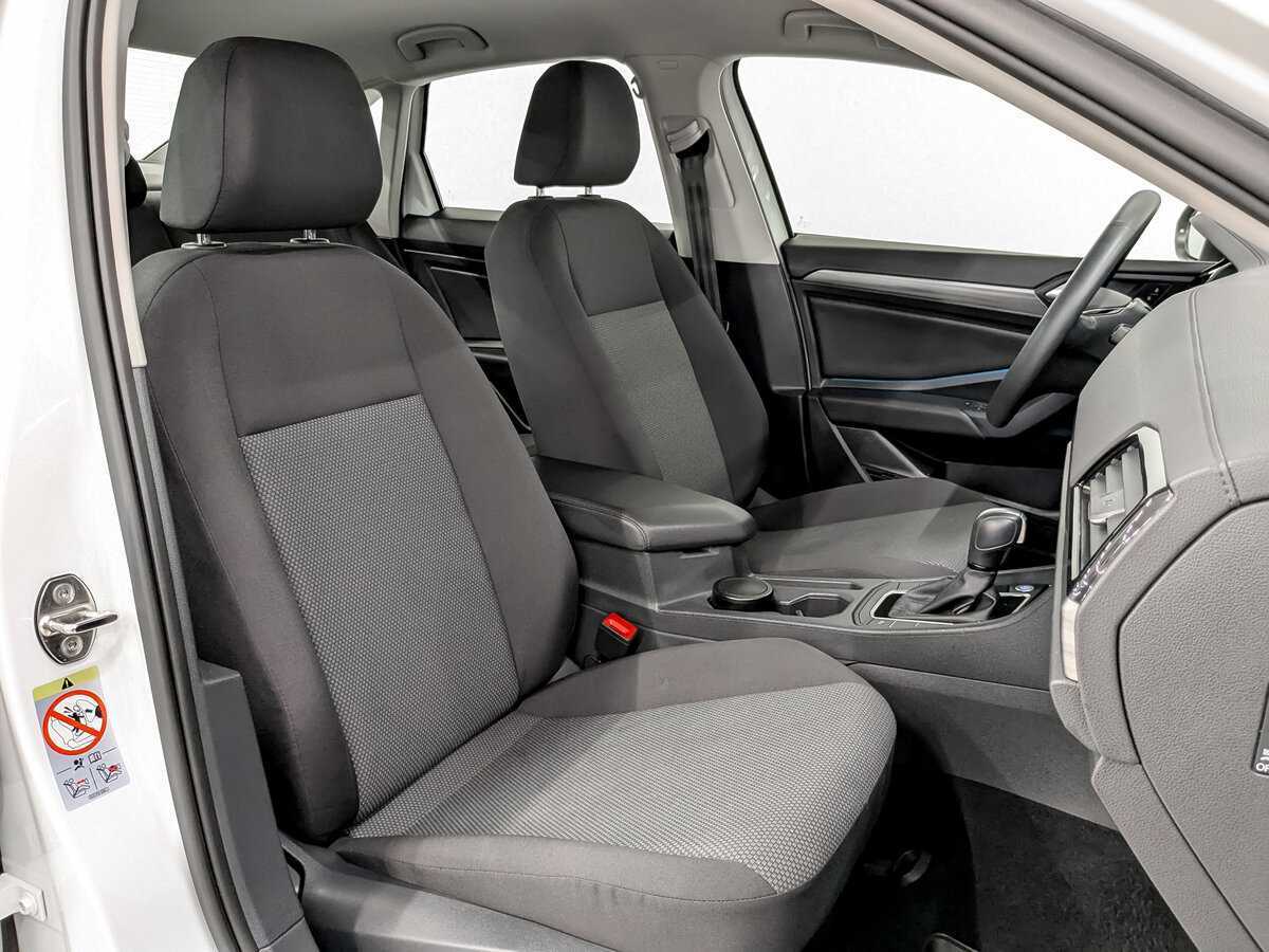 Volkswagen Jetta с пробегом — 2020 год. Фото: #22