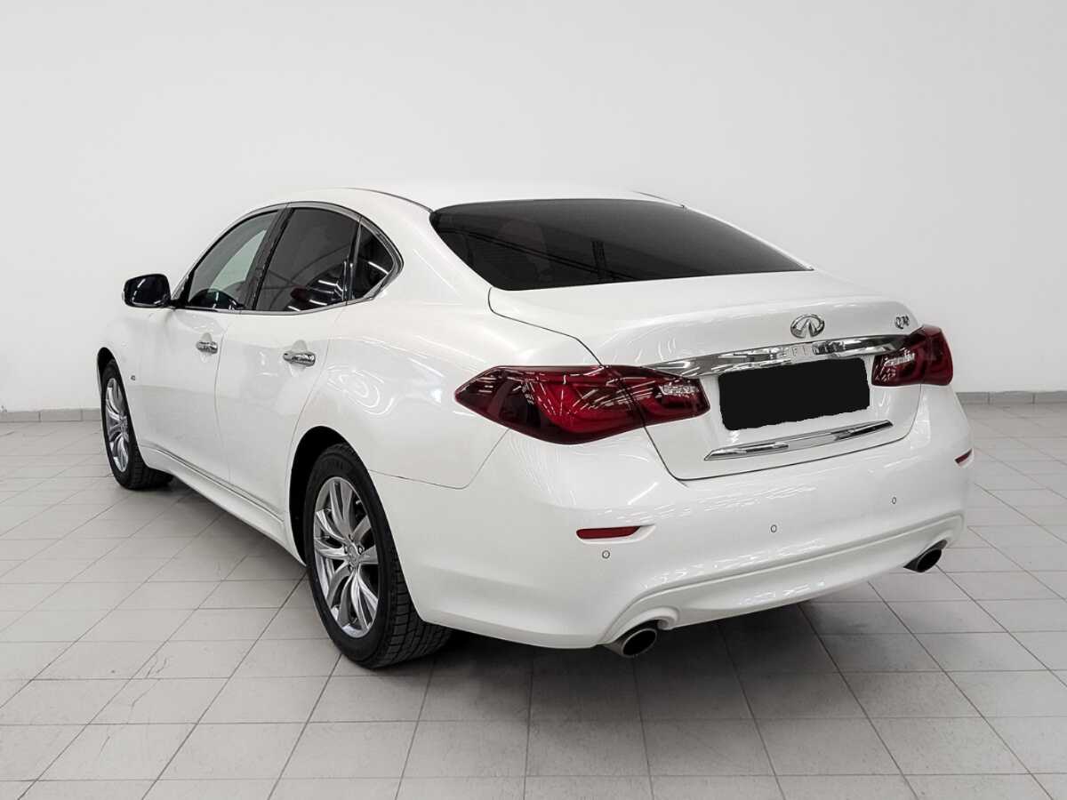 Infiniti Q70 с пробегом — 2016 год. Фото: #6