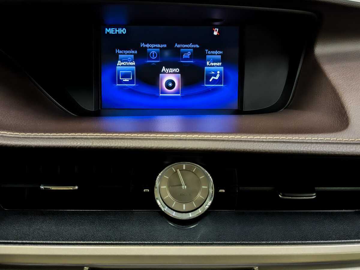 Lexus ES с пробегом — 2015 год. Фото: #14