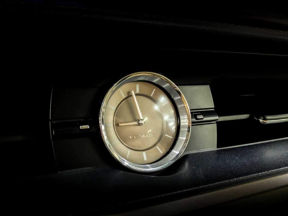 Lexus ES с пробегом — 2015 год. Фото: #28