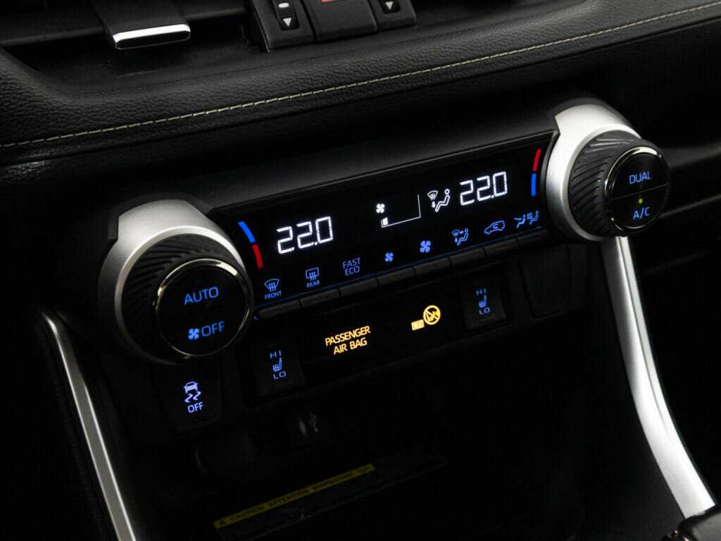 Toyota RAV4 с пробегом — 2020 год. Фото: #18