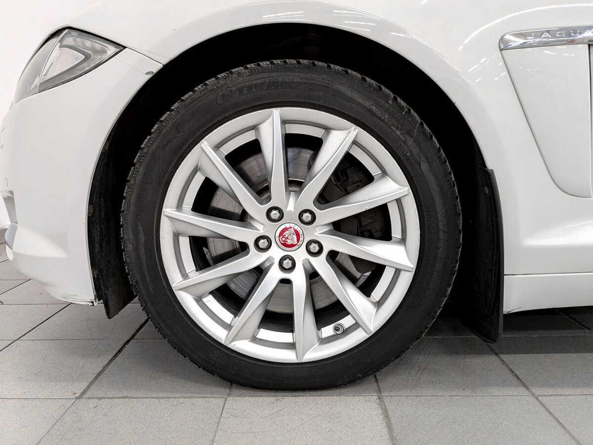 Jaguar XF с пробегом — 2014 год. Фото: #17