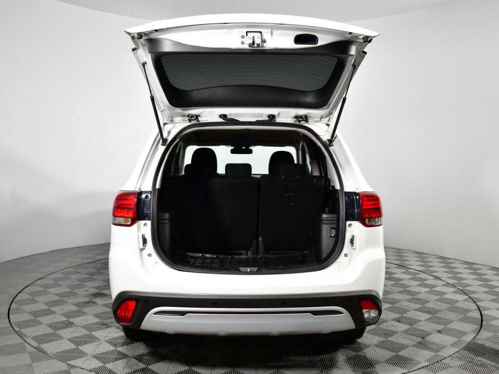 Mitsubishi Outlander с пробегом — 2020 год. Фото: #14