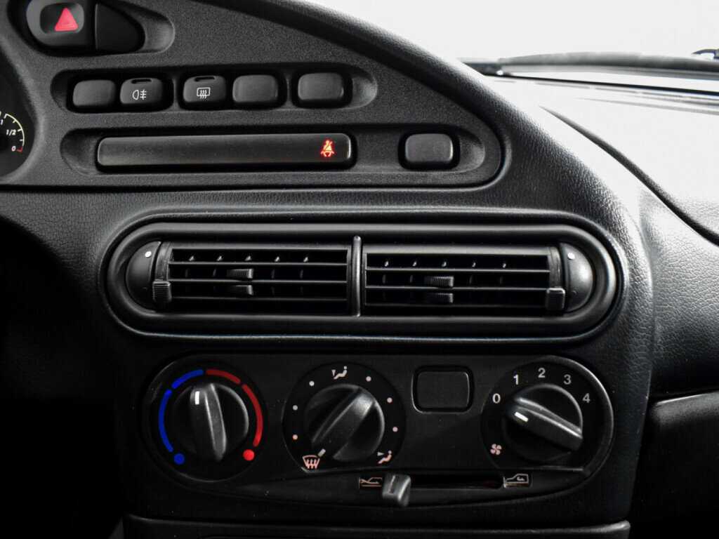 Chevrolet Niva с пробегом — 2017 год. Фото: #12