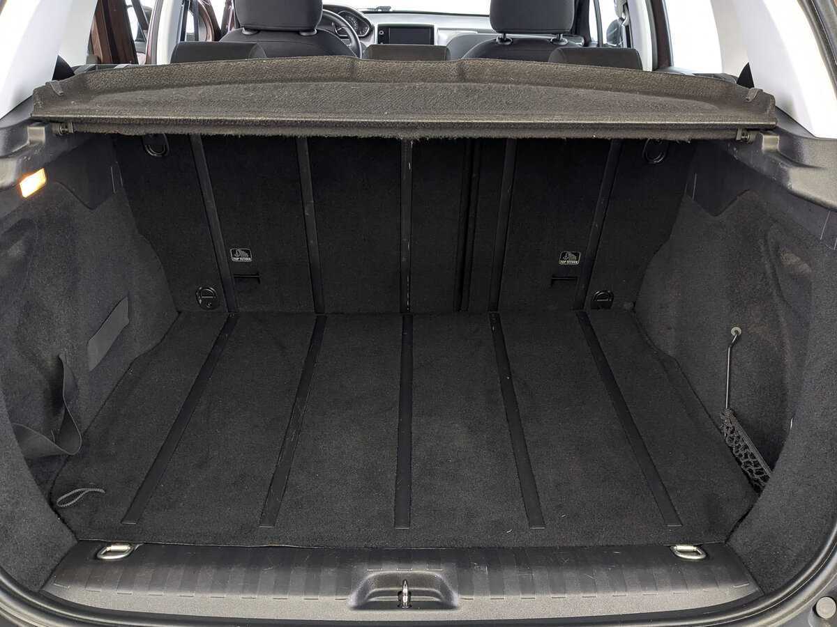 Peugeot 2008 с пробегом — 2014 год. Фото: #9