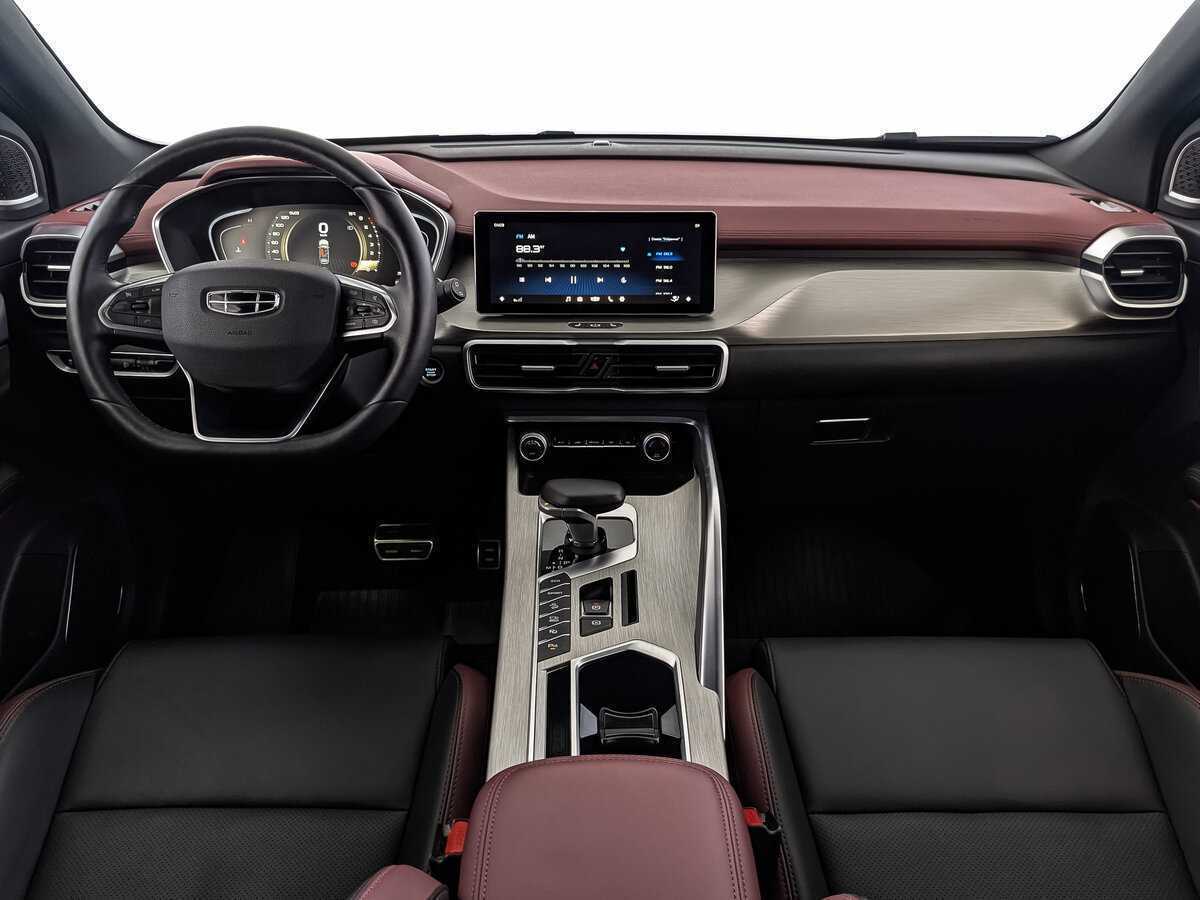 Geely Coolray с пробегом — 2023 год. Фото: #11