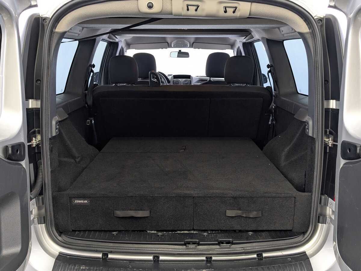 Lada (ВАЗ) Largus с пробегом — 2024 год. Фото: #9