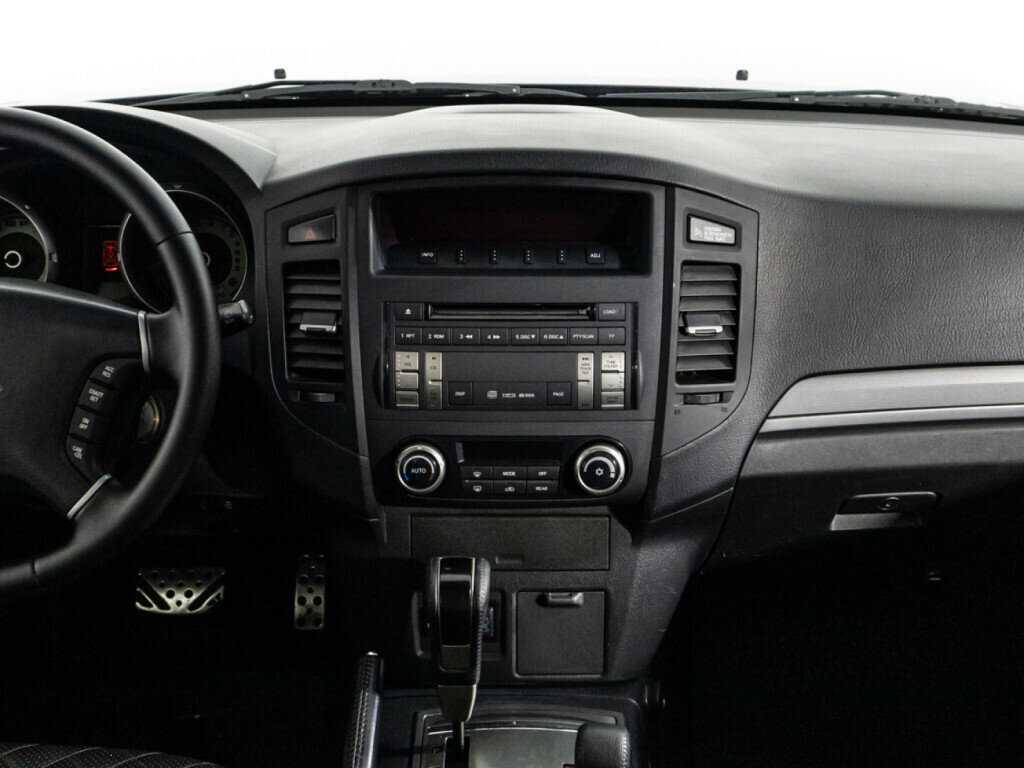 Mitsubishi Pajero с пробегом — 2013 год. Фото: #21