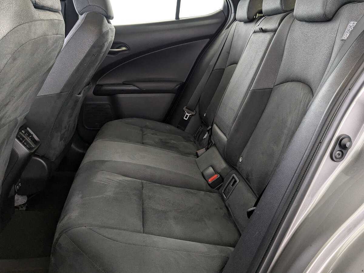 Lexus UX с пробегом — 2020 год. Фото: #17