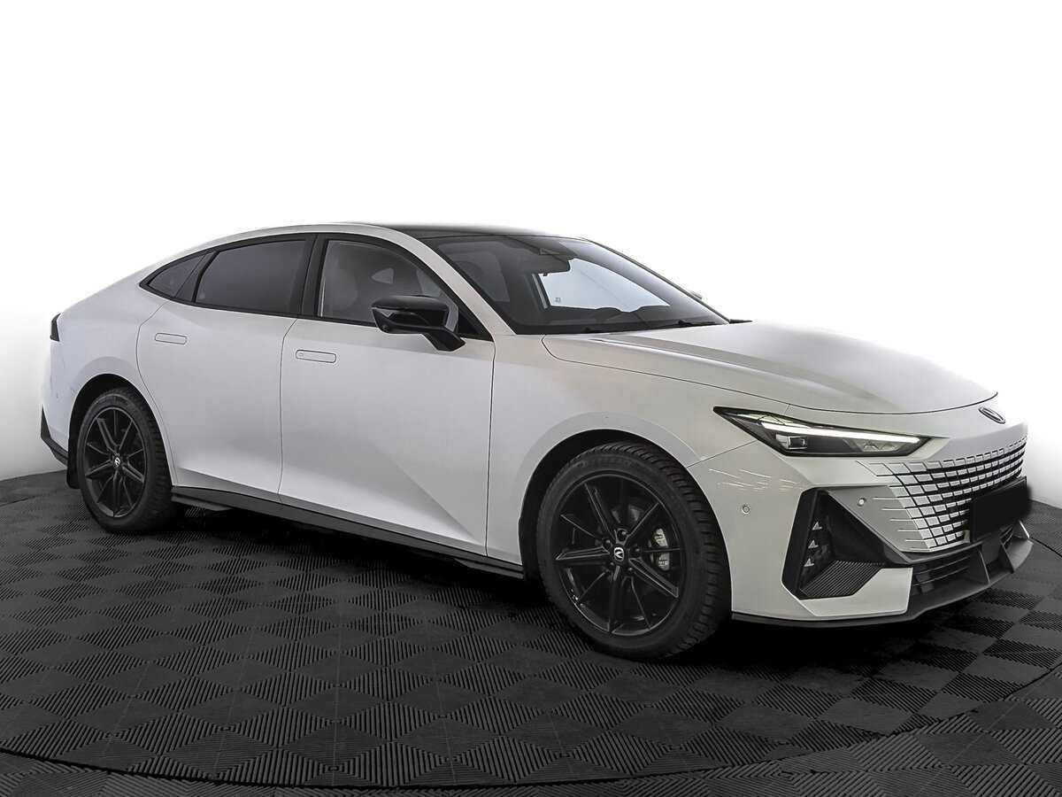 Changan UNI-V с пробегом — 2023 год. Фото: #2