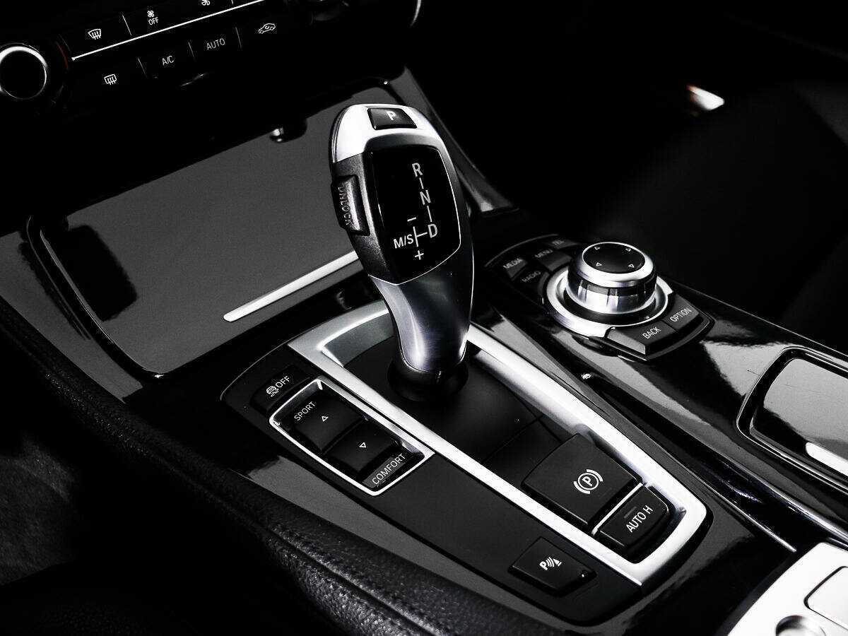 BMW 5 серии с пробегом — 2014 год. Фото: #10