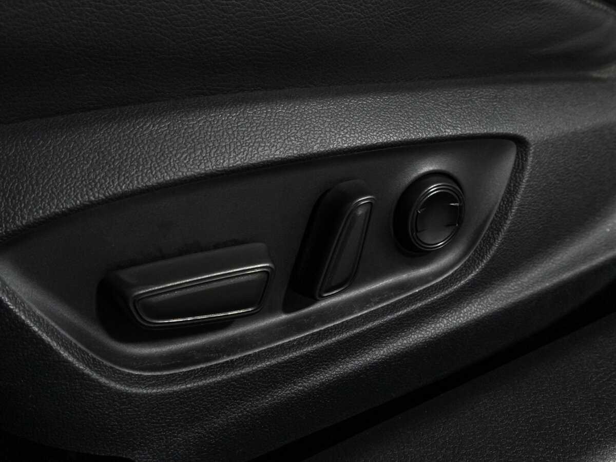 Toyota Camry с пробегом — 2018 год. Фото: #16