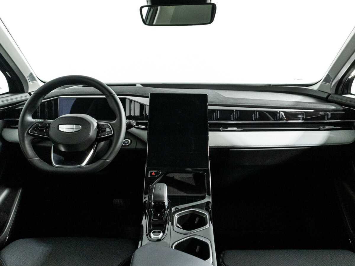 Geely Atlas с пробегом — 2024 год. Фото: #12