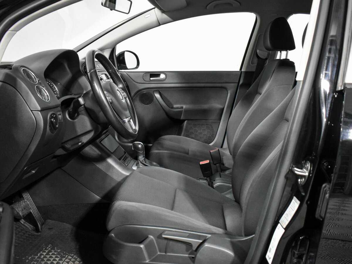 Volkswagen Golf Plus с пробегом — 2013 год. Фото: #9