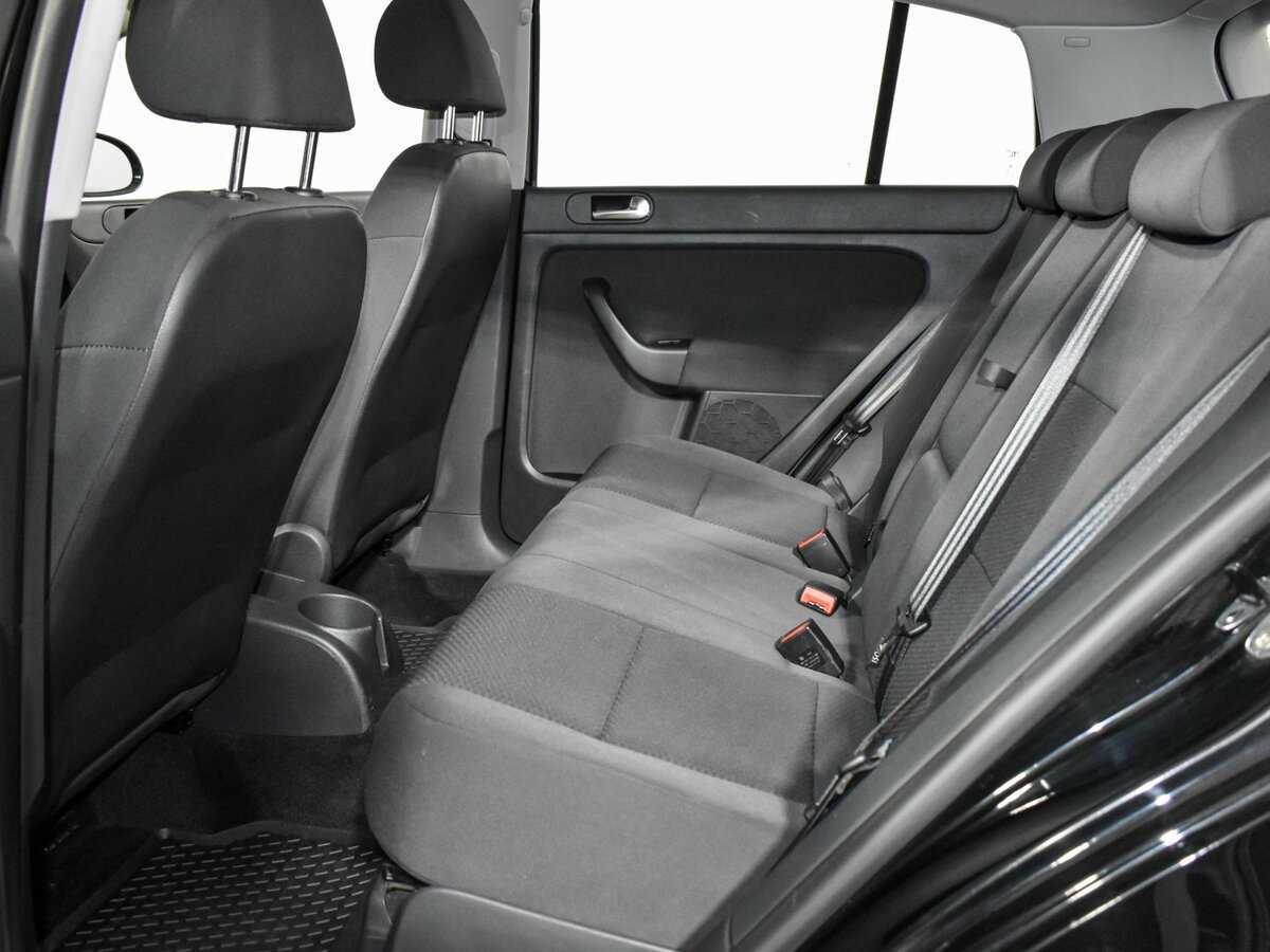 Volkswagen Golf Plus с пробегом — 2013 год. Фото: #11