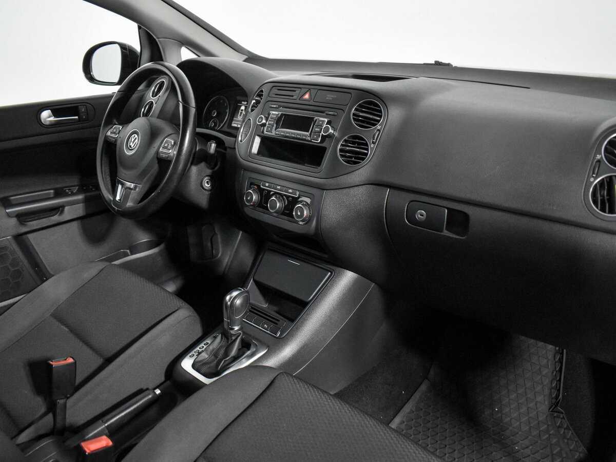 Volkswagen Golf Plus с пробегом — 2013 год. Фото: #12