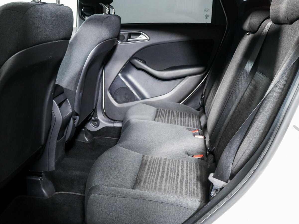 Mercedes-Benz B-Класс с пробегом — 2015 год. Фото: #6