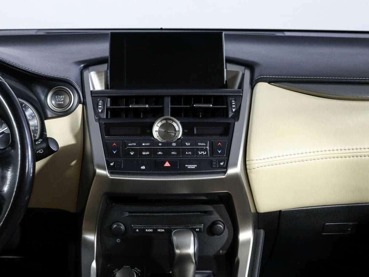 Lexus NX с пробегом — 2015 год. Фото: #9