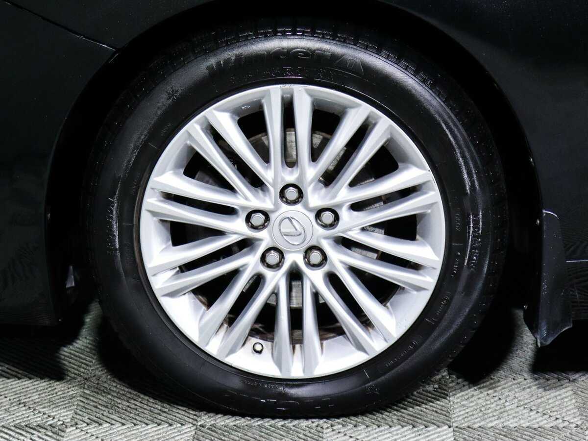 Lexus ES с пробегом — 2017 год. Фото: #11