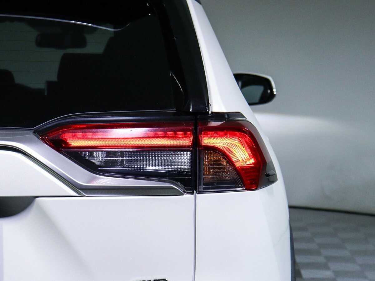 Toyota RAV4 с пробегом — 2021 год. Фото: #24