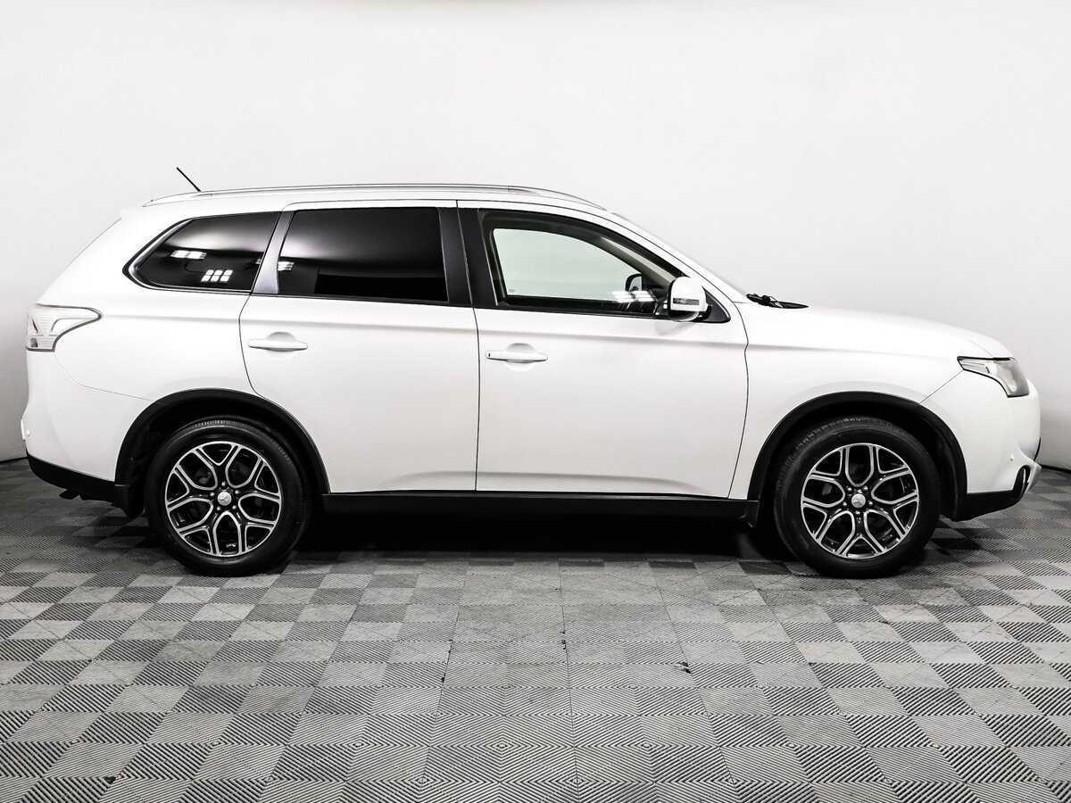 Mitsubishi Outlander с пробегом — 2015 год. Фото: #3