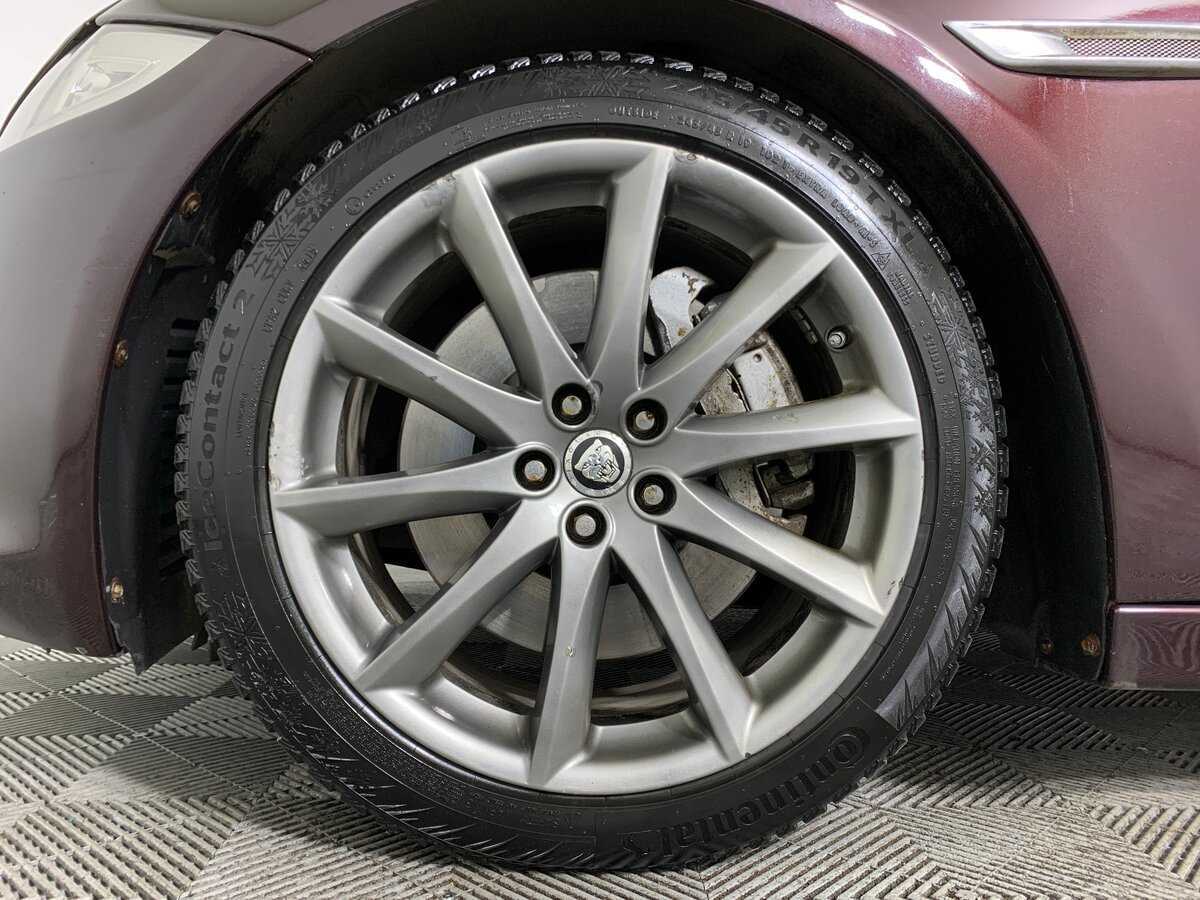 Jaguar XJ с пробегом — 2012 год. Фото: #8