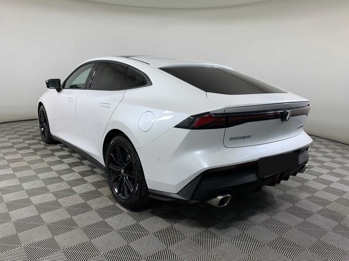 Changan UNI-V с пробегом — 2024 год. Фото: #6