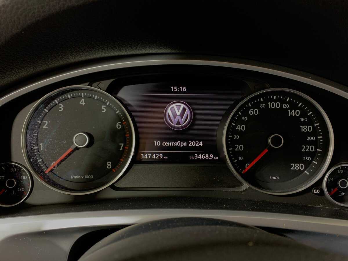 Volkswagen Touareg с пробегом — 2013 год. Фото: #14
