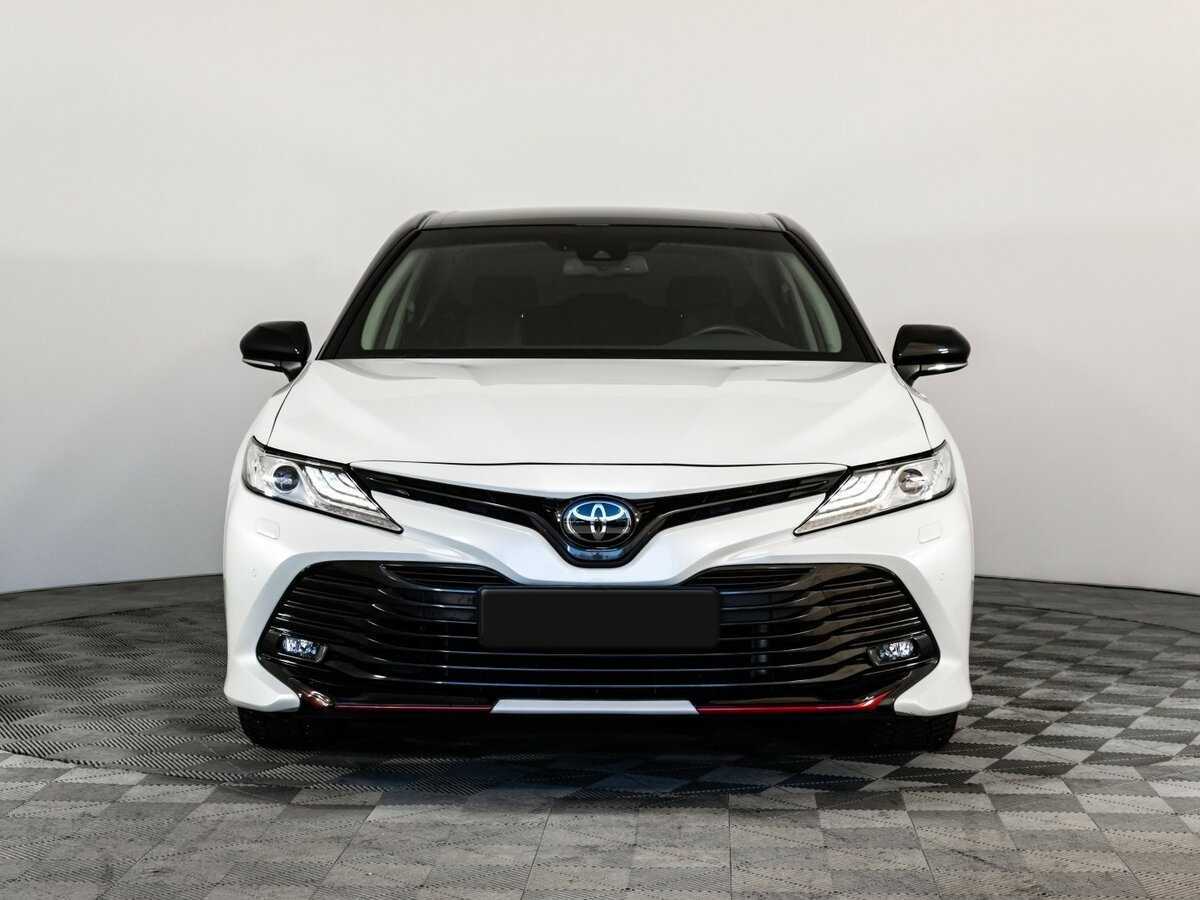 Toyota Camry с пробегом — 2020 год. Фото: #1