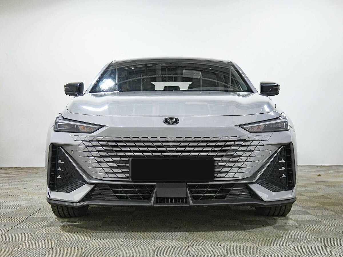 Changan UNI-V с пробегом — 2023 год. Фото: #1