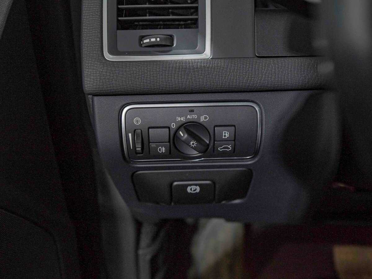 Volvo XC60 с пробегом — 2015 год. Фото: #12