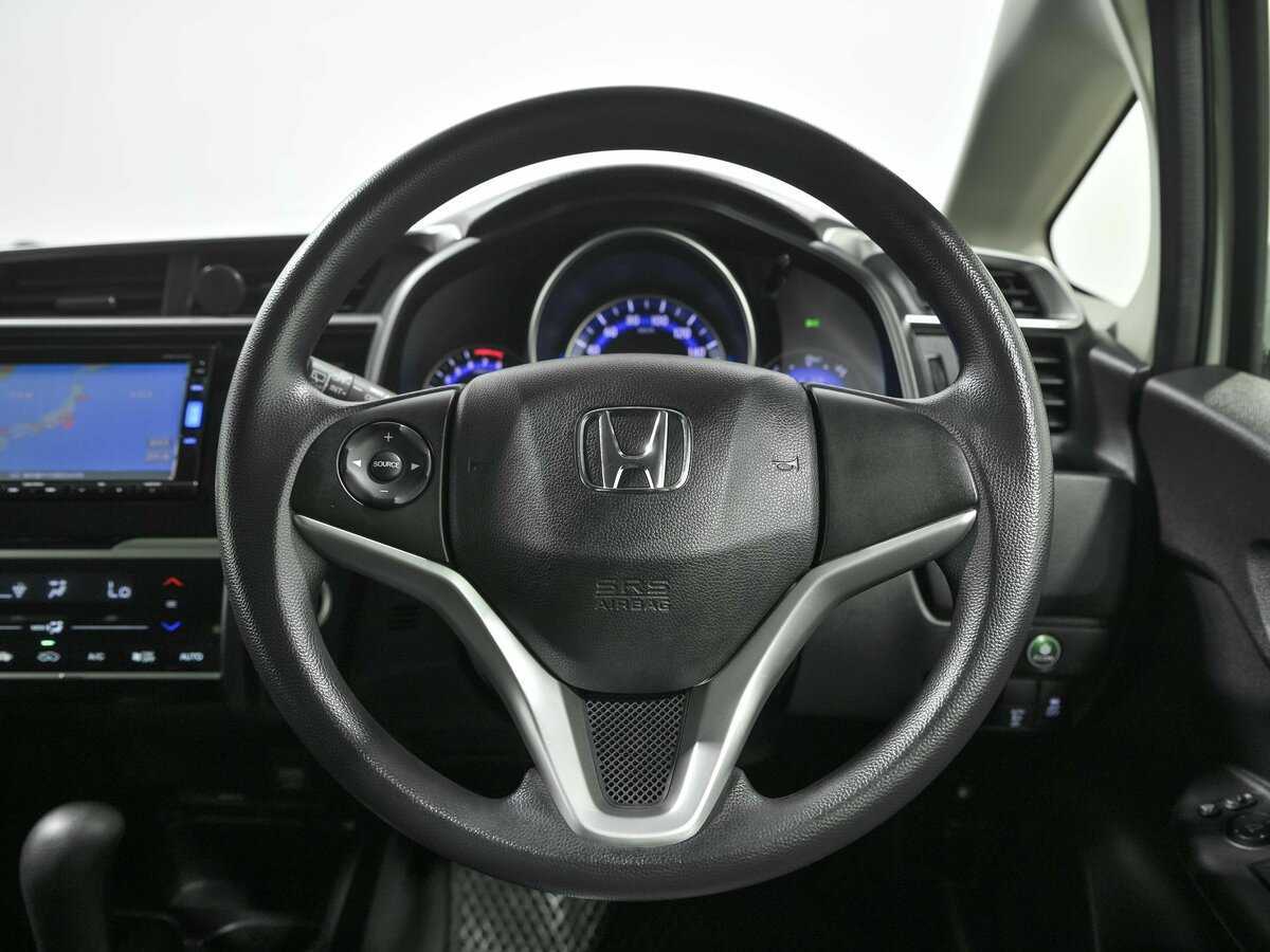 Honda Fit с пробегом — 2016 год. Фото: #6