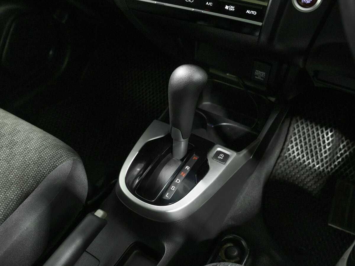 Honda Fit с пробегом — 2016 год. Фото: #10