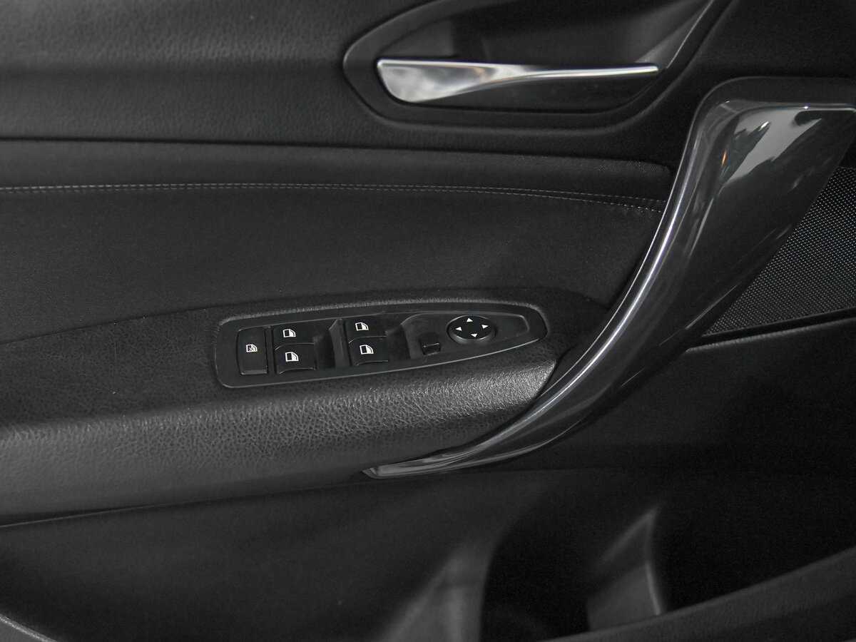 BMW 1 серии с пробегом — 2013 год. Фото: #10