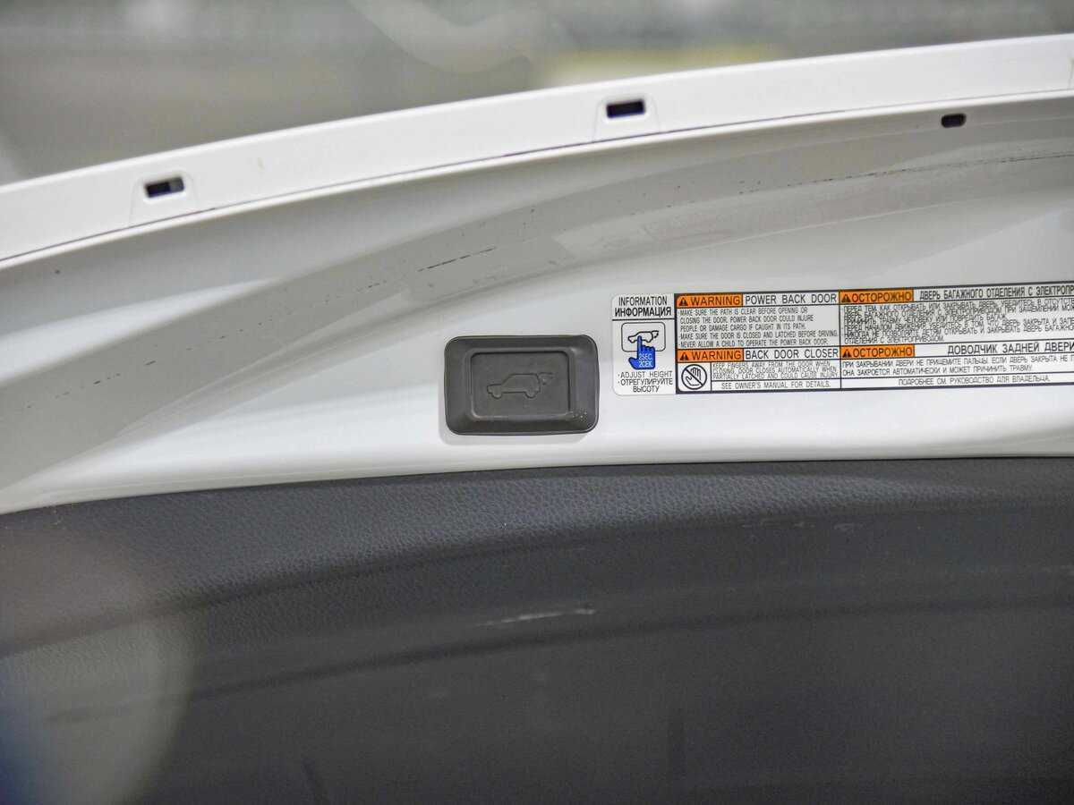 Toyota RAV4 с пробегом — 2018 год. Фото: #16