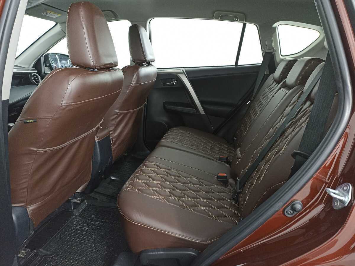 Toyota RAV4 с пробегом — 2018 год. Фото: #11