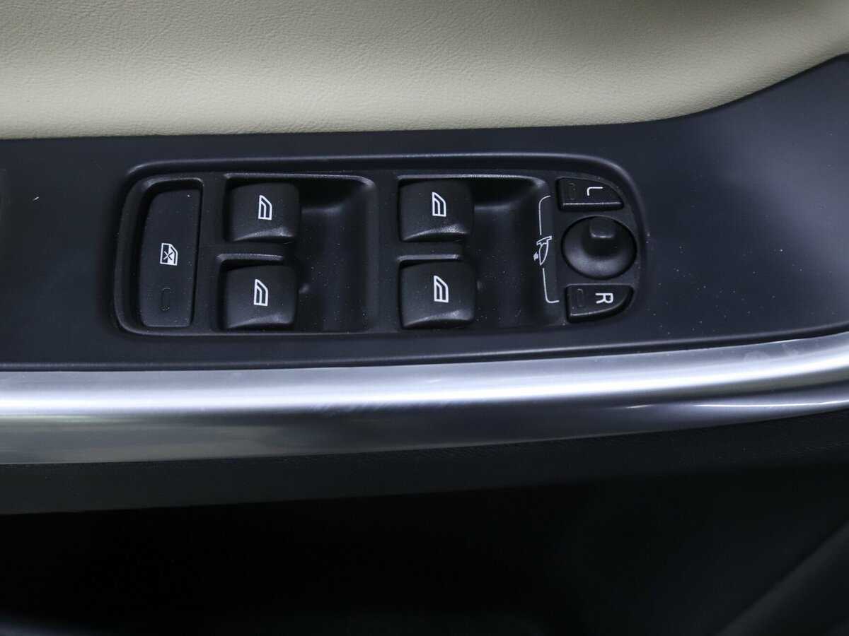 Volvo S60 с пробегом — 2014 год. Фото: #6