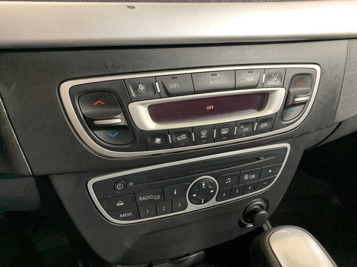 Renault Fluence с пробегом — 2013 год. Фото: #15