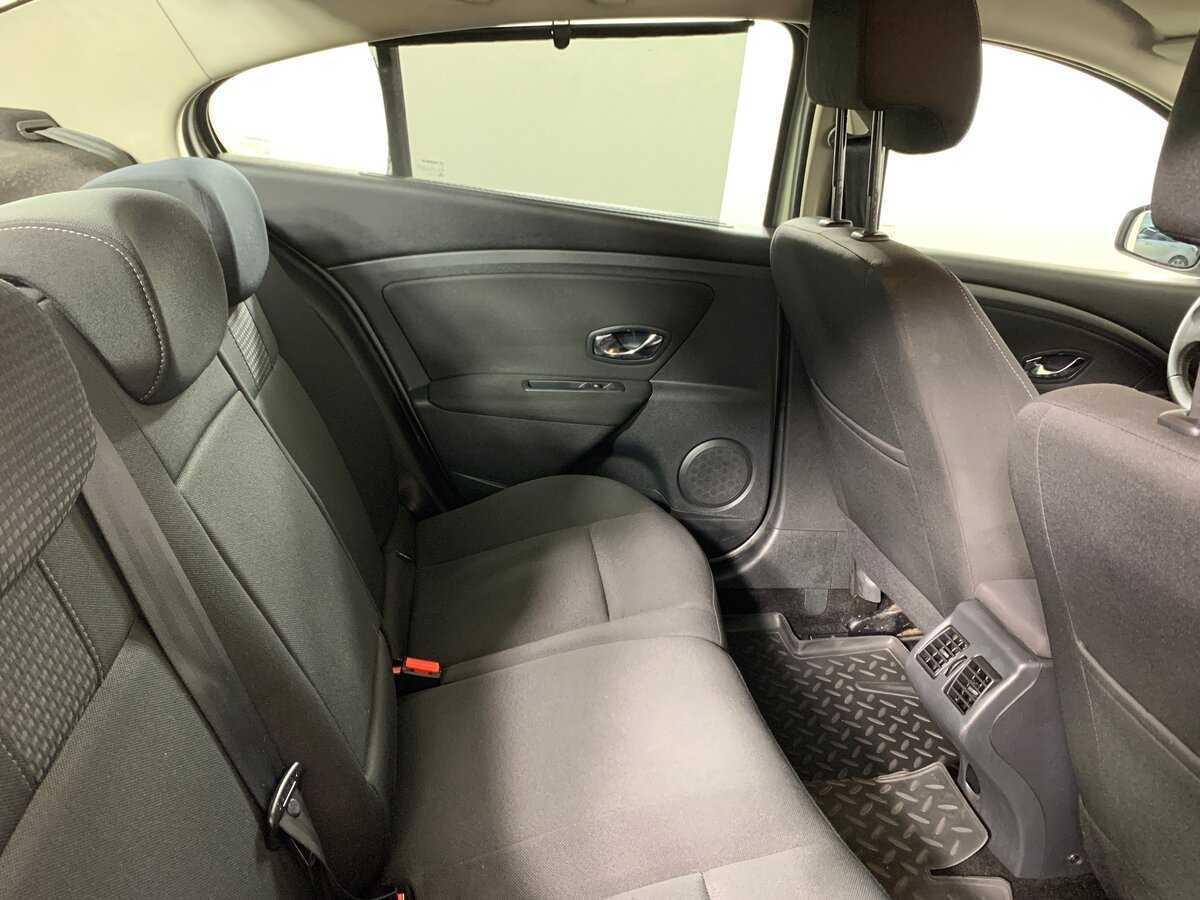 Renault Fluence с пробегом — 2013 год. Фото: #17