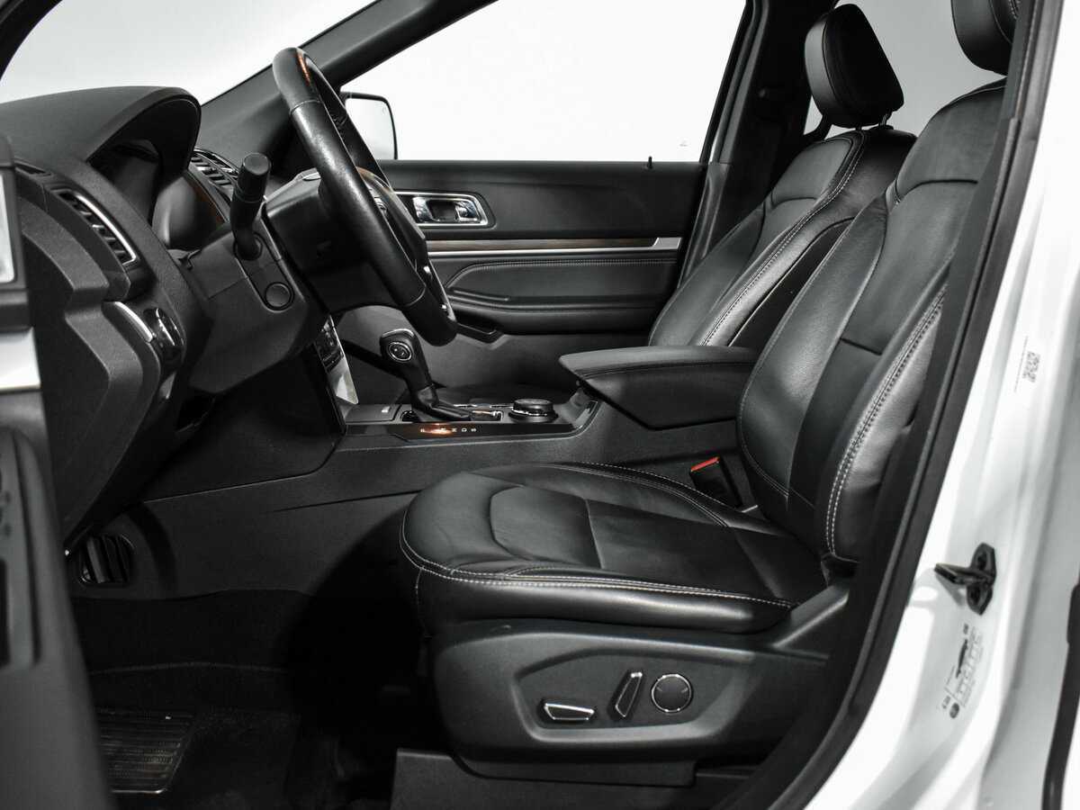 Ford Explorer с пробегом — 2018 год. Фото: #12