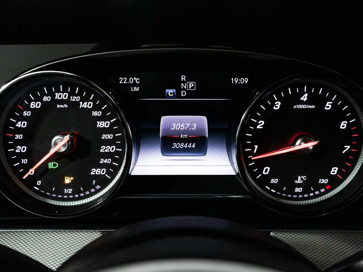 Mercedes-Benz E-Класс с пробегом — 2019 год. Фото: #11