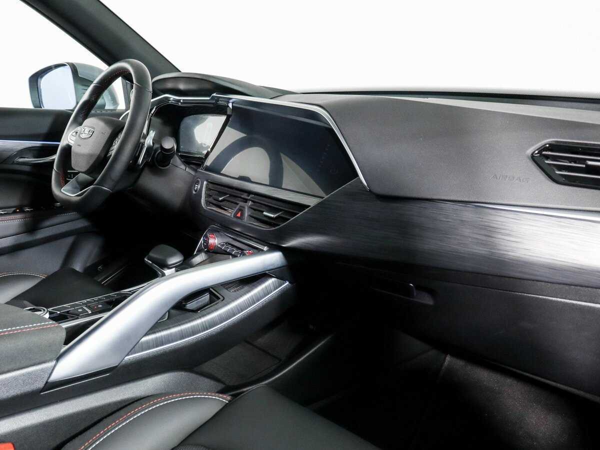 Geely Tugella с пробегом — 2024 год. Фото: #8